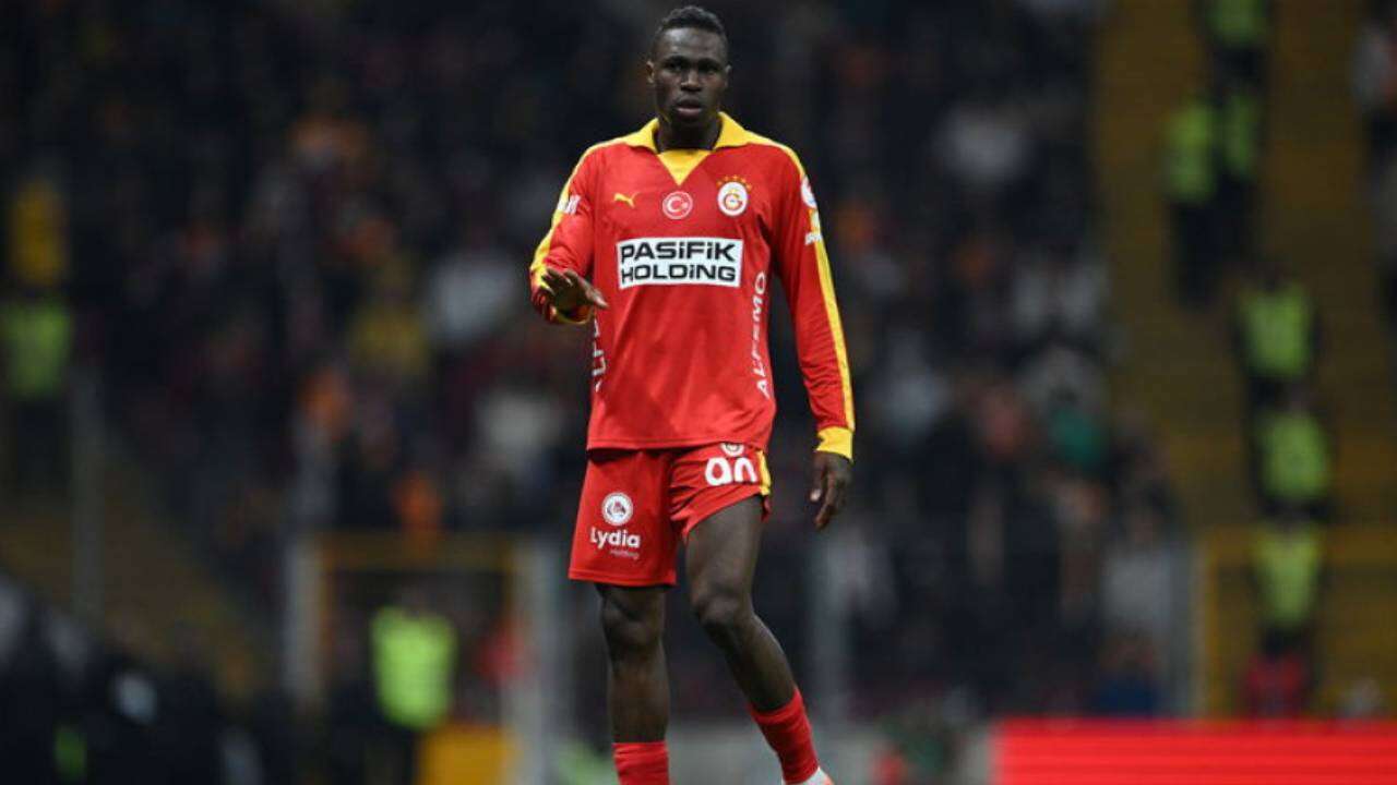 Sakatlık haberleri Dursun Özbek'i çileden çıkardı: Galatasaray'dan Wilfried Singo iddialarına zehir zemberek yanıt! 7